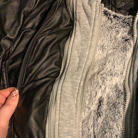 Black leather jacket, Sherpa lined. Hood is detachable. Brand new - Picture 2 of 5
